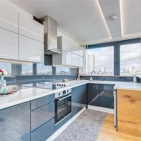 Appartamento Incredible 3Br Battersea Flat & Spectacular View Londra Esterno foto