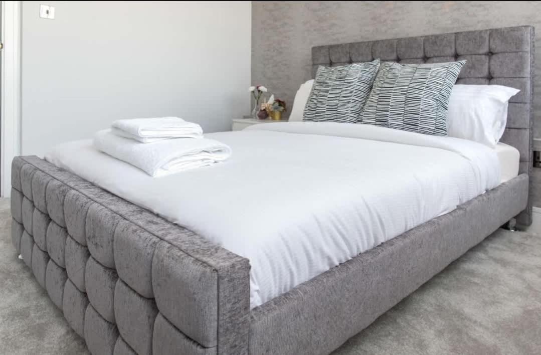Incredible 3br Battersea Flat & Spectacular View Appartamento *